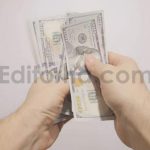 دانلود فوتیج ویدیویی پول، شمارش اسکناس صد دلاری