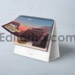 موکاپ تقویم رومیزی3