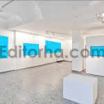 موکاپ گالری هنری دیواری1
