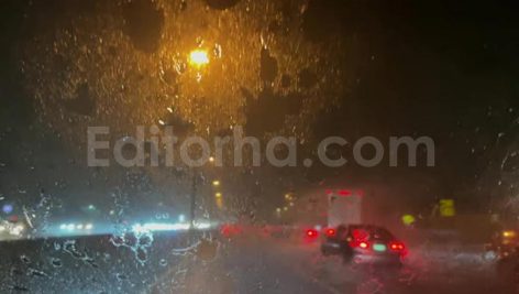 فوتیج شب بارانی و رانندگی در باران شبانه