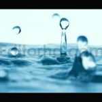 فوتیج حرکت آهسته قطرات باران روی دریا